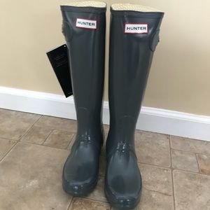 NIB hunter original gloss boots size 5 womens